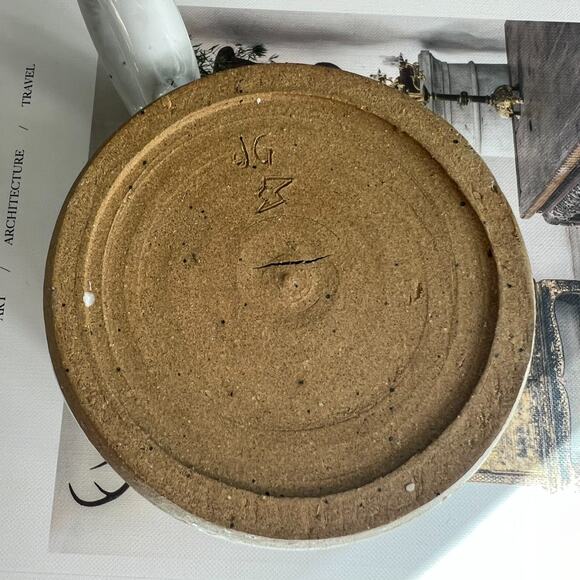 Studio Art Pottery Mug 2.7 " Tall White Speckled Glazed Stoneware Signed JG - Picture 7 of 9